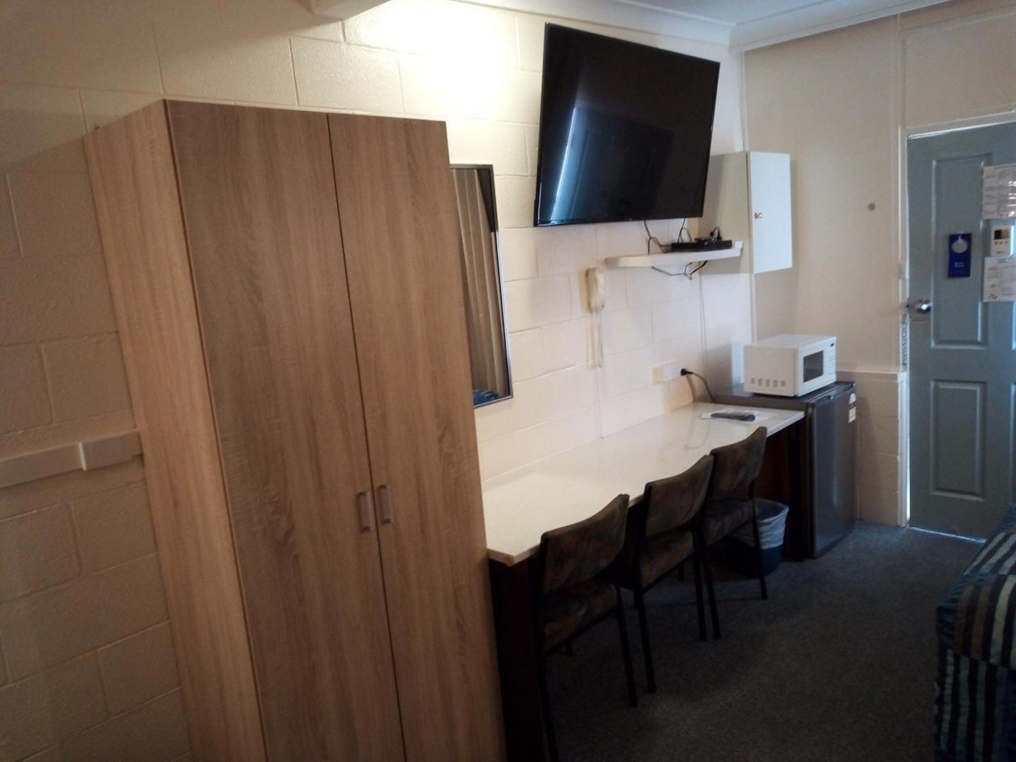 Warren Motor Inn Room photo
