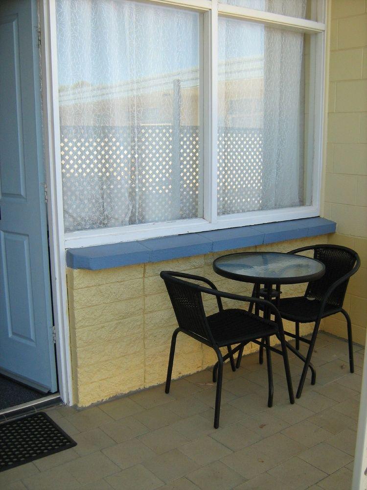 Warren Motor Inn Exterior photo