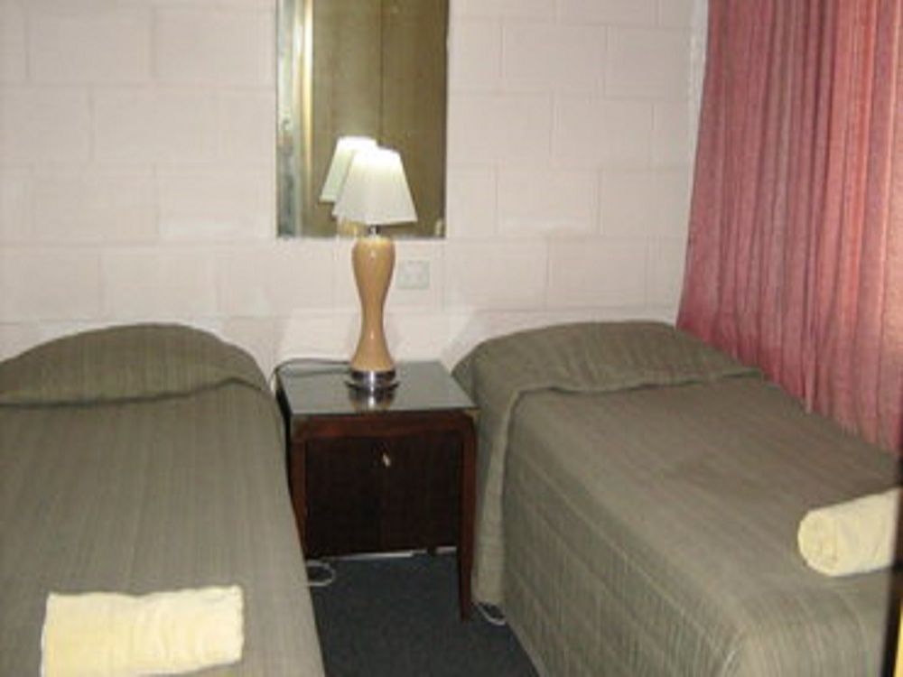 Warren Motor Inn Exterior photo